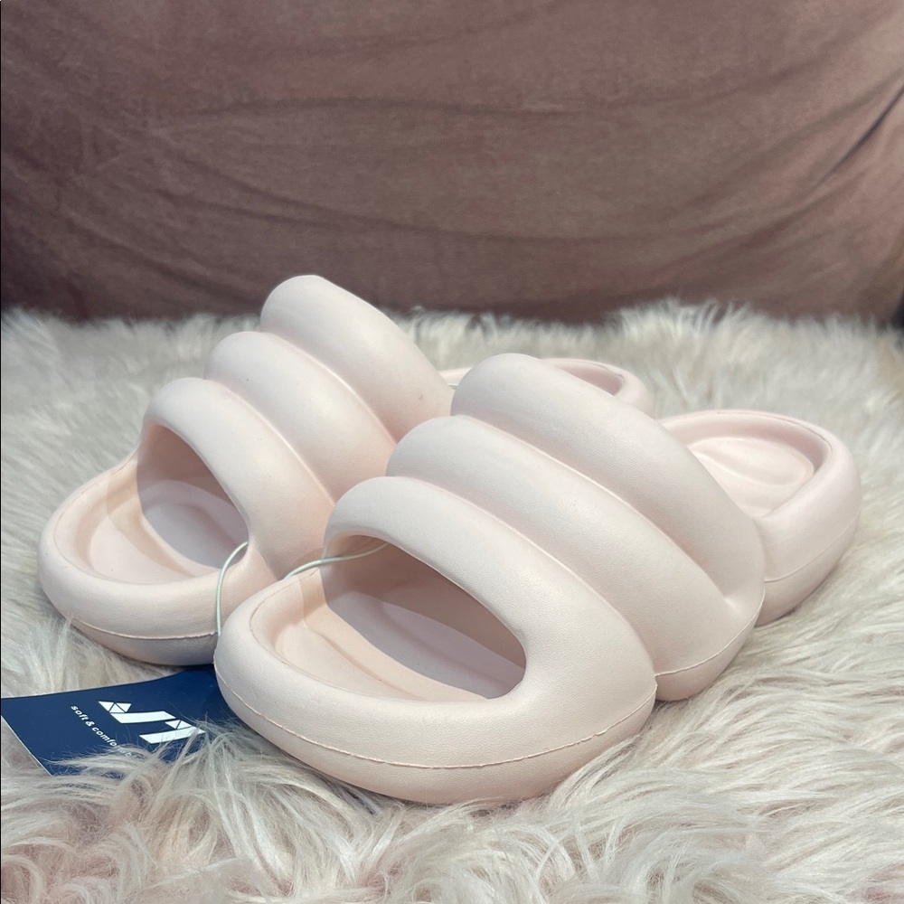 Women's Pink Slippers